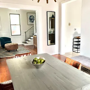  Holiday home Quiet - Historic Downtown Pns & Close To Beach!